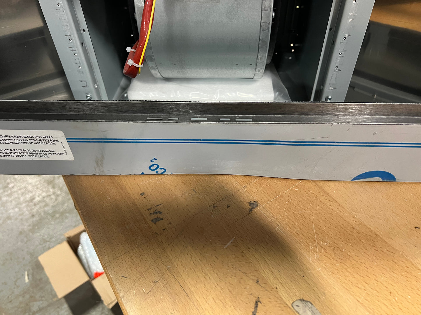 FOR PARTS Bosch 800 Series 36" Wall Mount Range Hood with Light in Black Stainless Steel