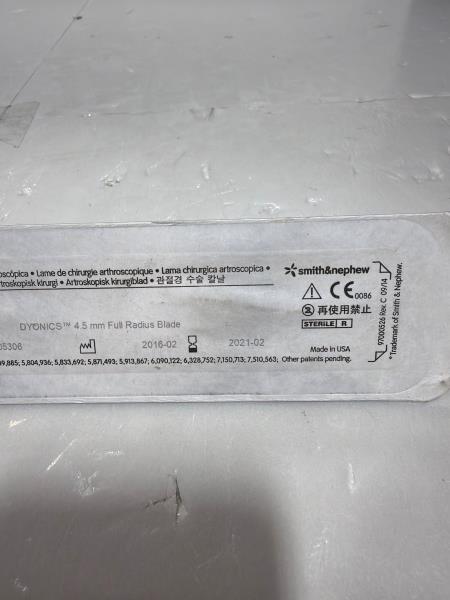 Smith and Nephew Dyonics Arthroscopic Blade