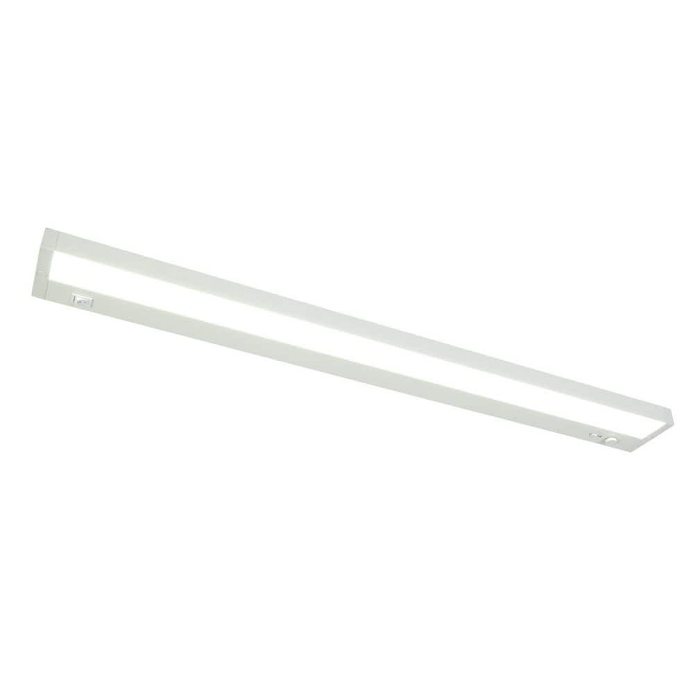 NO HARDWARE 32 in. Plug-in/Hardwired White 5 CCT Integrated LED Linkable Under Cabinet Light