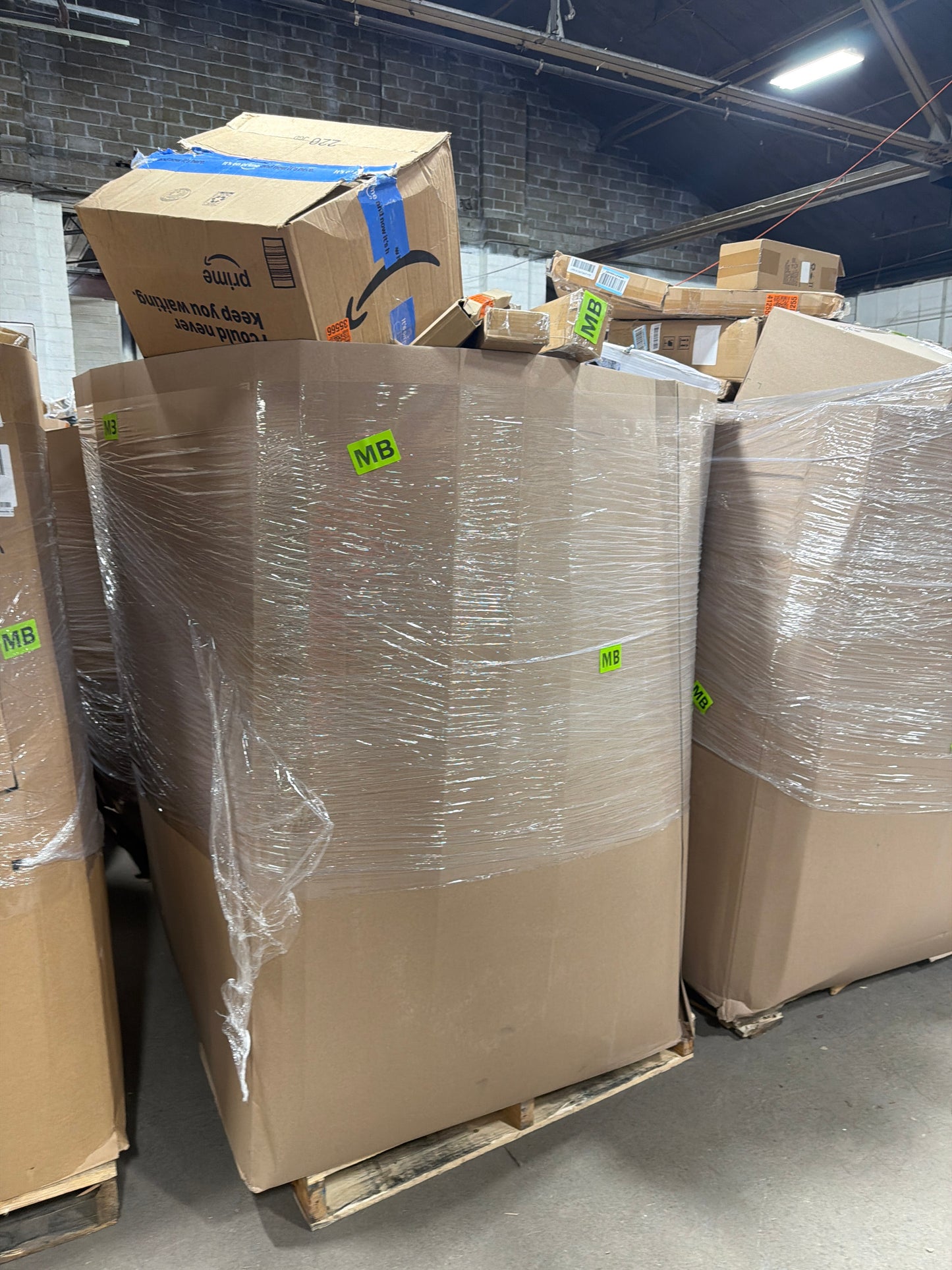 Amazon Recycle Medium Pallets