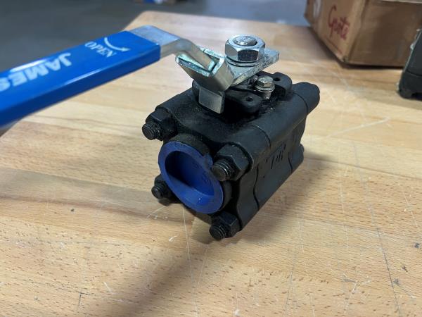 OPEN BOX JAMESBURY 1 1/2" 4CB 2236 XTB1 BALL VALVE WITH HANDLE SOCKET WELD