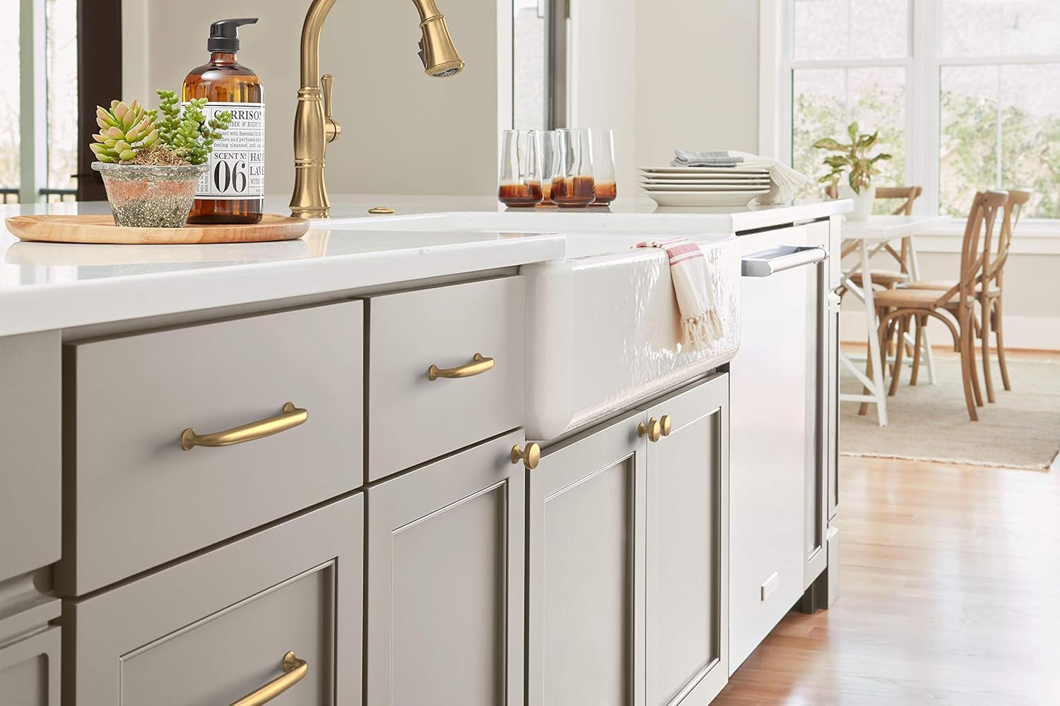 Amerock | Cabinet Pull | Champagne Bronze | 3-3/4 inch (96 mm) Center-to-Center | Renown | 1 Pack | Drawer Pull | Cabinet Handle | Cabinet Hardware BP36794CZ
