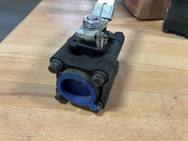 OPEN BOX JAMESBURY 1 1/2" 4CB 2236 XTB1 BALL VALVE WITH HANDLE SOCKET WELD