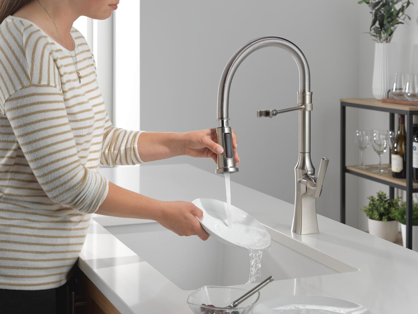 Delta Ermelo Pro Commercial Kitchen Faucet Sprayer