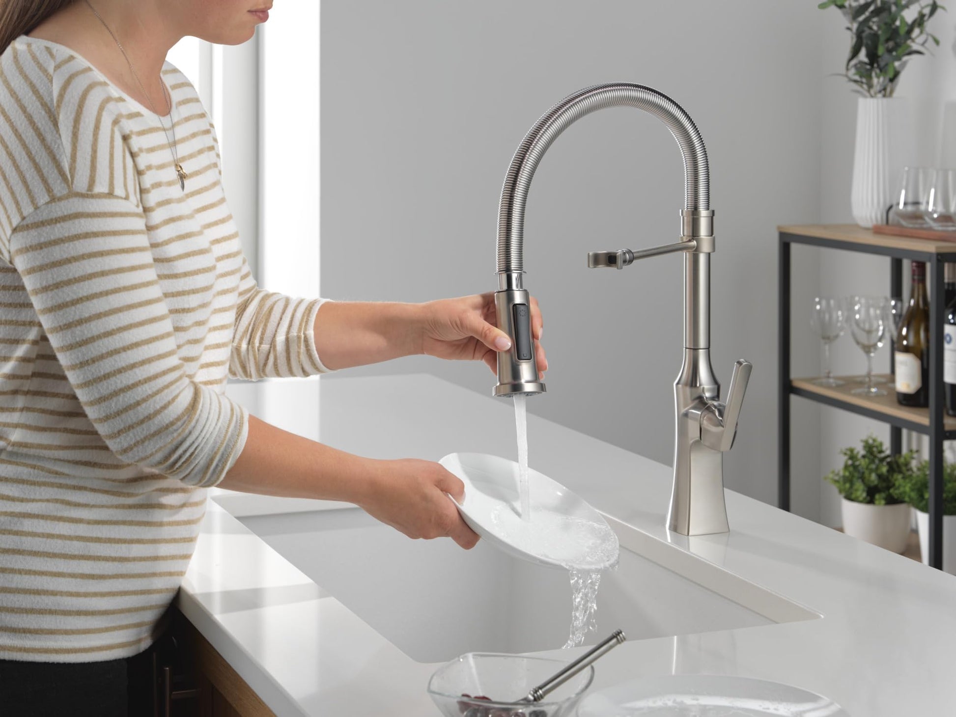 Delta Ermelo Pro Commercial Kitchen Faucet Sprayer