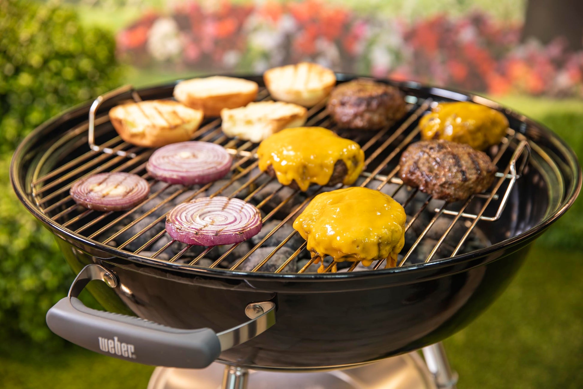 Weber Jumbo Joe Premium Charcoal Grill, 22-Inch, Black – Portable Outdoor BBQ Grill with Durable Plated Steel Grates, Porcelain-Enameled Bowl & Precision Airflow Control