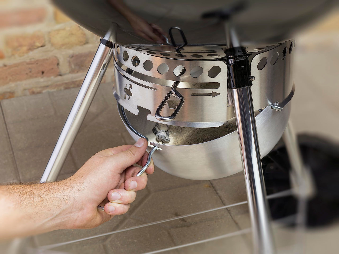 Weber 22.5" One‑Touch Cleaning System Kit, Silver – Replacement Ash Sweeper for 22" One‑Touch Silver Charcoal Grills, Durable Aluminized Steel, Improves Airflow & Cleanup, Kettle