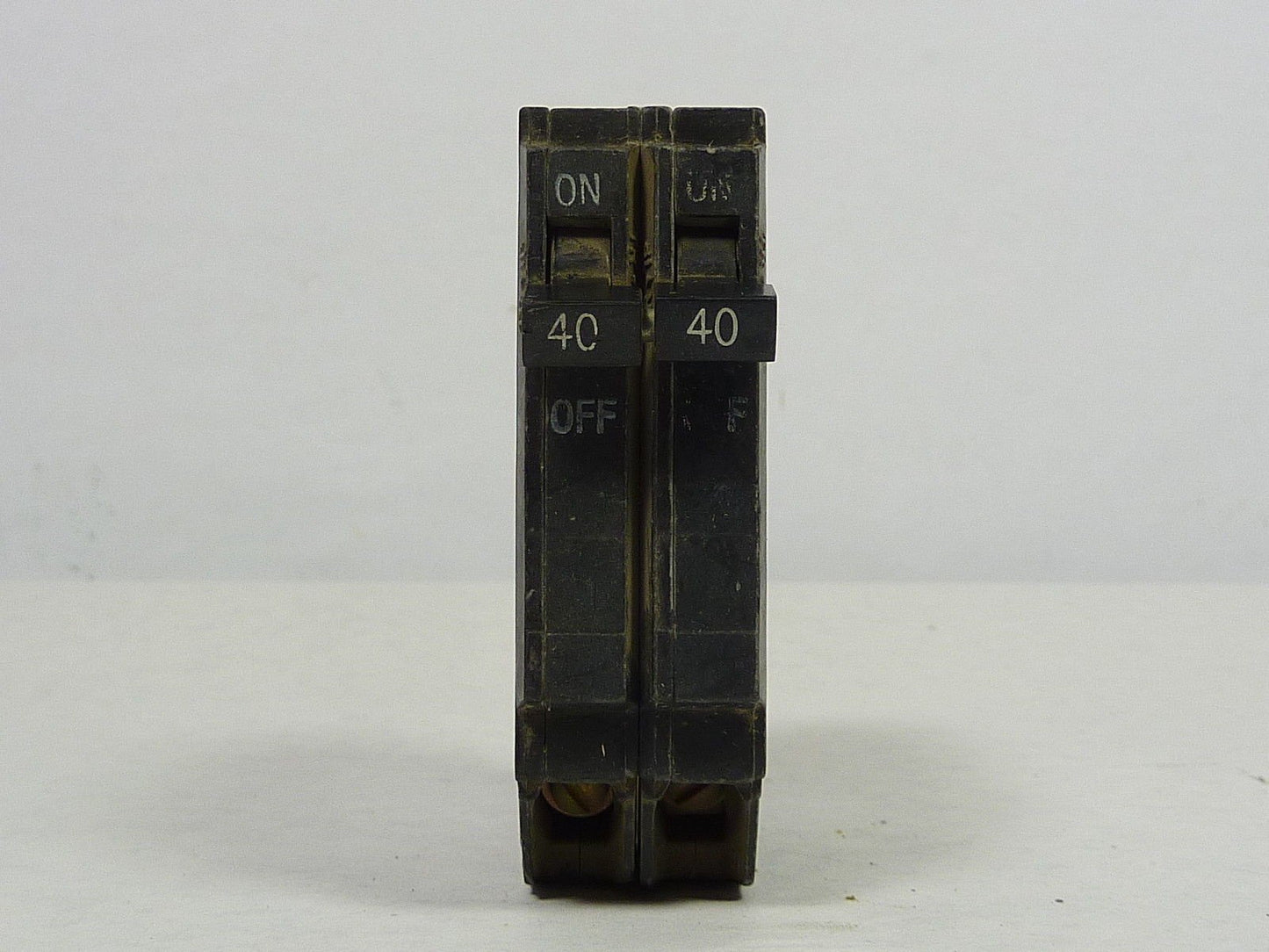 Connecticut Electric GETHQP240 GE THQP240 2P 40A 120/240 PLG-IN CB, No Size, Black