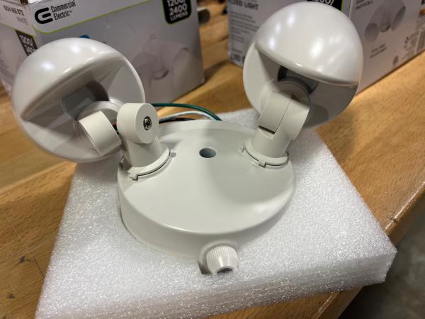 SALVAGEABLE Dusk to Dawn Lumen Boost White Outdoor Integrated Twin Head LED Flood Light Security Light IP65 Rated 4000K